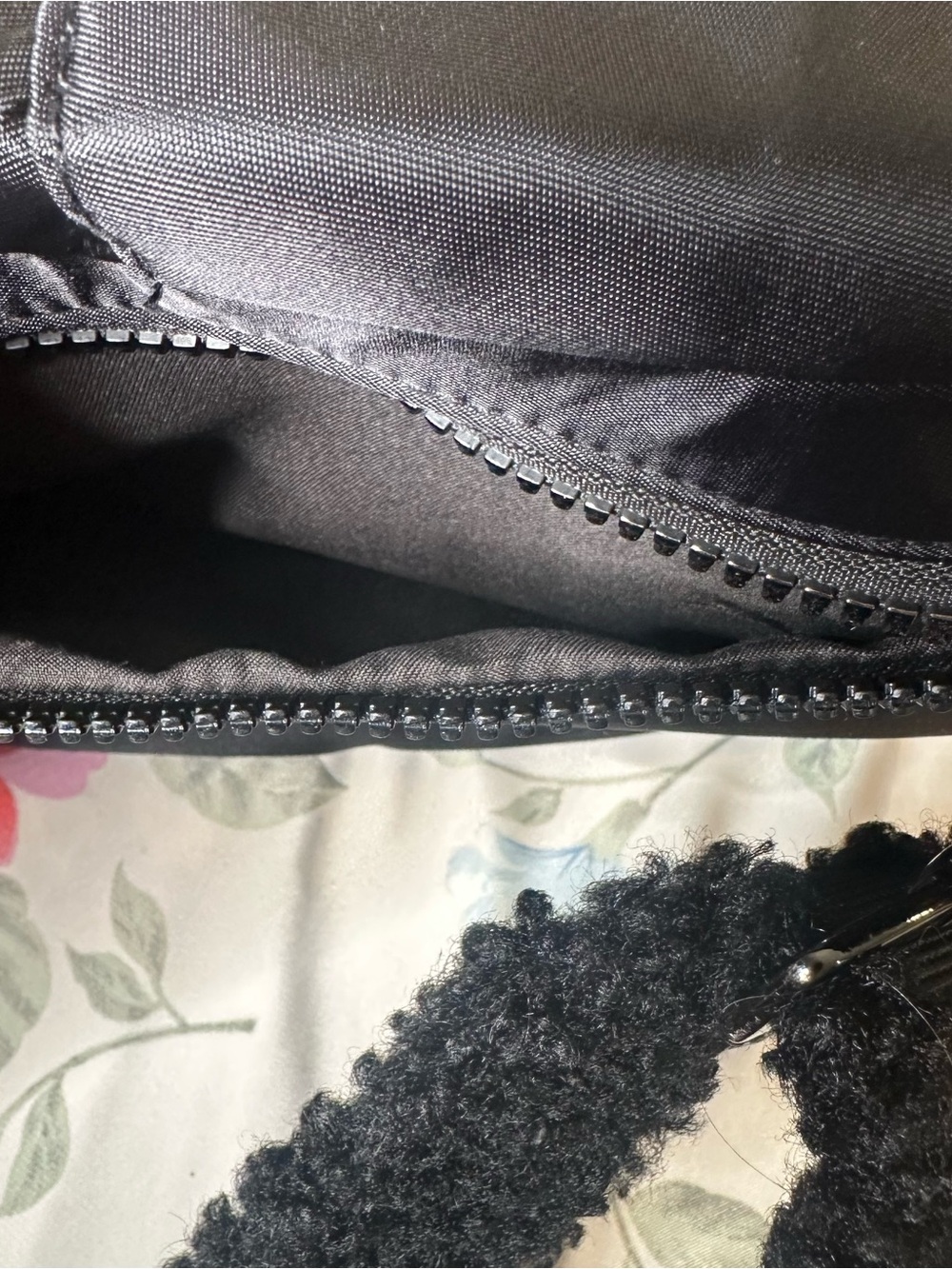 HOUSE OF HARLOW 1960| Black Sherpa Accent Crossbody Liberty Sling | Like New - Picture 5 of 5